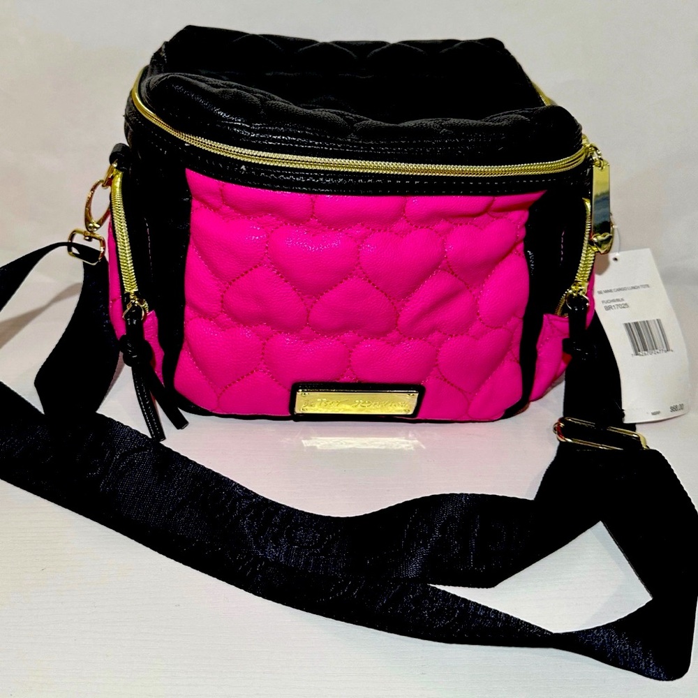 Betsey Johnson Be Mine Heart Crossbody Purse Insulated Lunch snack Bag Tote Pink